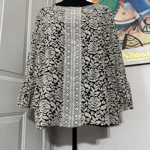 John Paul Richard Textured Floral Bell Sleeve, Black/Cream Blouse with Lace. - Picture 6 of 15